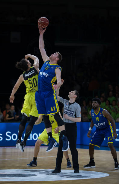 而球员的身 而球员的身