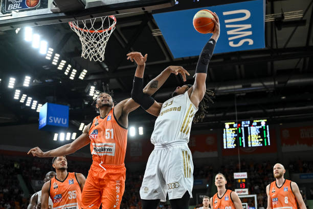 杨凡予微与 杨凡予微与