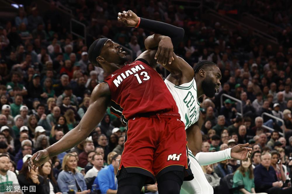 帆船赛今登场 我国墨士廉男子水翼风筝板暂居第一