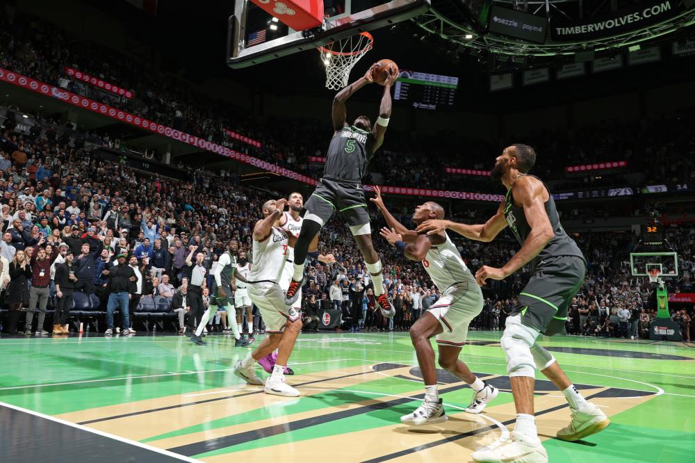 体育欧冠:斯通斯世界波 曼城2-1多特蒙德